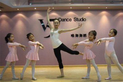 唯舞舞蹈與聲樂培訓(xùn) 藝術(shù)之路的雙重奏